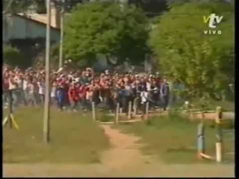 "LA BANDA DEL PARQUE, CAMINANDO AL CERRO SIN CUSTODIA" Barra: La Banda del Parque • Club: Nacional