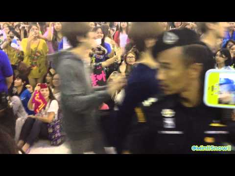 121125 Suvarnabhumi Airport   EXO and SNSD back to korea