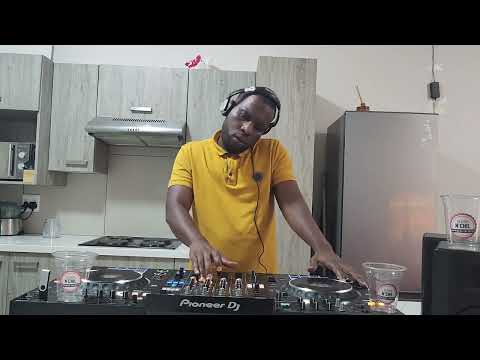 Throwback South African Deep House Mix - OLD SCHOOL -#TheHouseKitchen Episode 18 Mixed by Rhulani