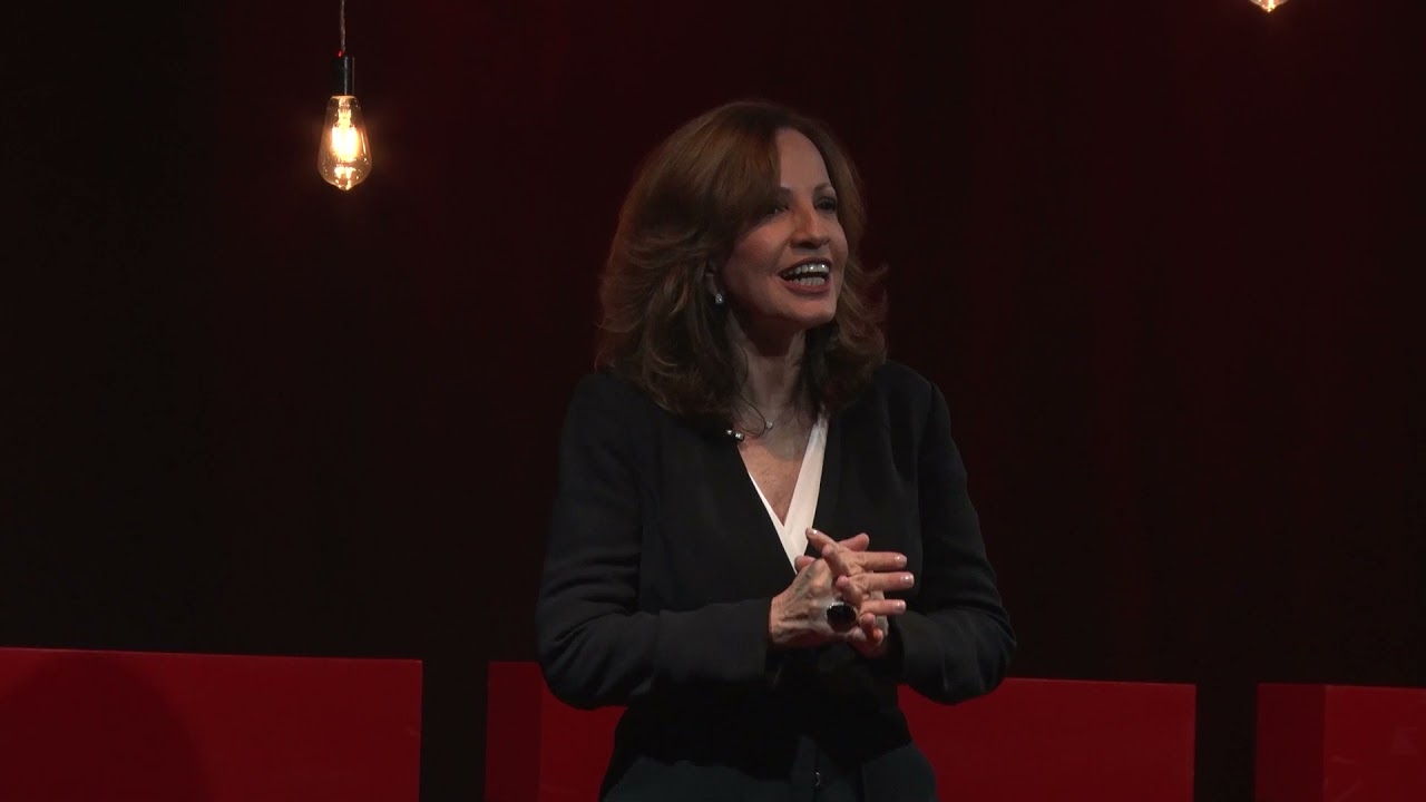 A alegria de poder se sentir triste | Leila Ferreira | TEDxFCMMG