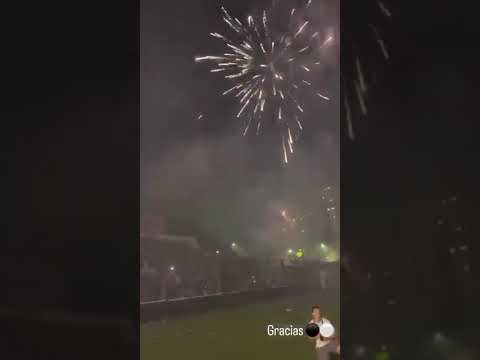"Terrible banderazo de la hinchada de All Boys hoy previo al clásico de domingo vs Nueva Chicago" Barra: La Peste Blanca &bull; Club: All Boys &bull; País: Argentina