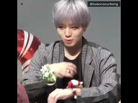 [360 fansign] Ánh mắt nhìn fan của Park Jihoon - Compilation Park Jihoon’ eyes on fan