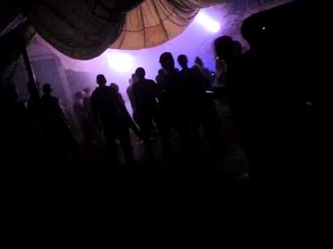 P.slang vs Leigh Johnson -live- | AMG14 Festival