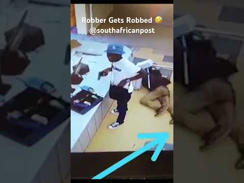 Robber gets robbed 🤣 South Africa is a movie #funnyvideo #funnysouthafrica #gang #hijacking