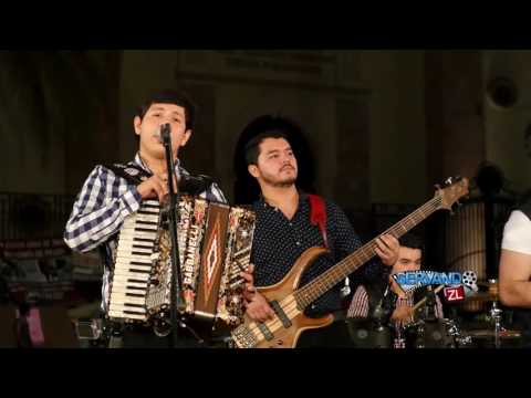 Grupo Fernandez Ft. Los Nuevos Ilegales - El De Otatillos (En Vivo 2016)