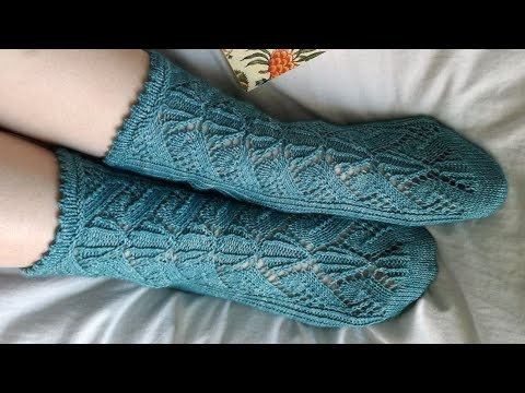 Yarnflakes Knitting Podcast 136 – Lace, gifts & end of year chat