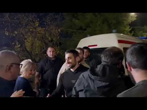 Լեւոն Քոչարյանին դիմավորեցին ծափերով. նա դուրս եկավ ՔԿՀ-ից