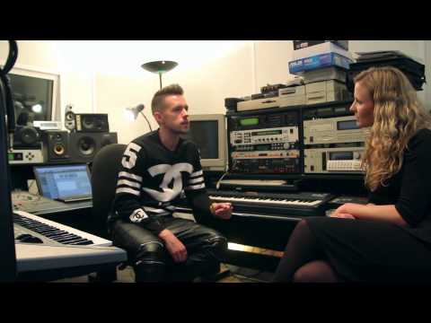 PA PĒDĀM - MARKUS RIVA