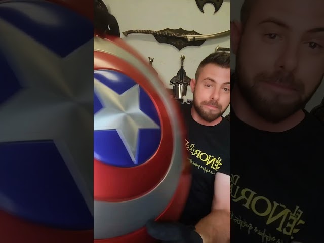 Vídeo relacionado con SiheToys Escudo del Capitán Metal América, Capitán Adulto América Letrero Metal, Restauración Juego De Roles Accesorios De Disfraces, Se Puede Utilizar para diversas Fiestas como Halloween