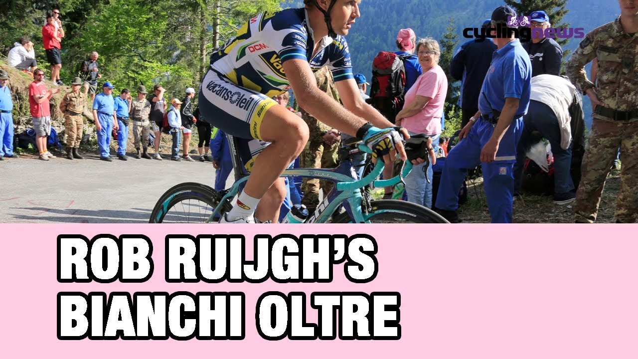 Rob Ruijgh's Bianchi Oltre Giro d'Italia bike - YouTube