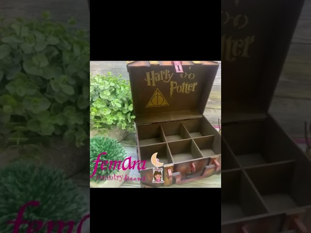 Vídeo relacionado con Jerry Fabrics Harry Potter Escudo Hogwarts Blanco Toalla de Ducha Playa 70 x 140 cm