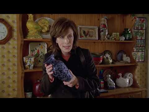 Jane Kaczmarek Defines Minimalism