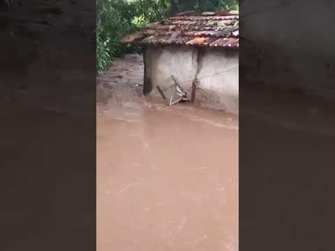 chuva de  ontem  no guarinos goias