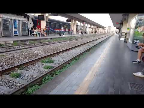 Intercity Notte inizia a mettersi sul binario! Stazione Di Salerno