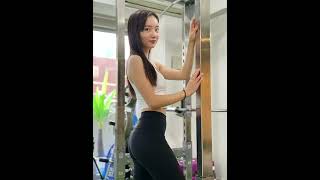 【美脚を目指す美女】#クリティカルヒット #tiktokテキスト #ポケットからきゅんです #運営さん大好き