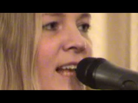 Treat Me Mean (live) - Bettina Henrich