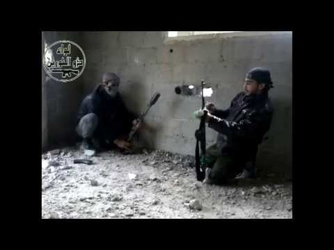 استهداف حاجز الجسر المعلق بقنابل يدوية الصنع من قبل كتيبة بلال بن رباح التابعة للواء ذو النورين في مدينة دير الزور