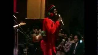 Earth, Wind   Fire (2 5) - Don&#39;t Let Me Be Lonely Tonight.flv