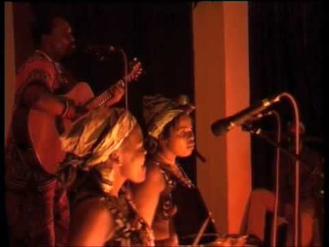 Madala & Munkie Ncapayi performing Washa Washa live at the Drum Cafe in Cape Town