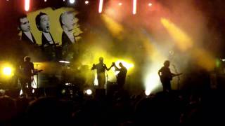 Love of Lesbian - Te hiero mucho (Historia del amante guisante) a Cornellà de Llobregat