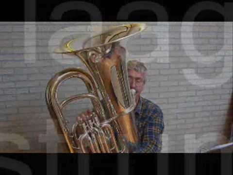 Leer de bastuba bespelen bij een van de Texelse fanfares / muziekverenigingen