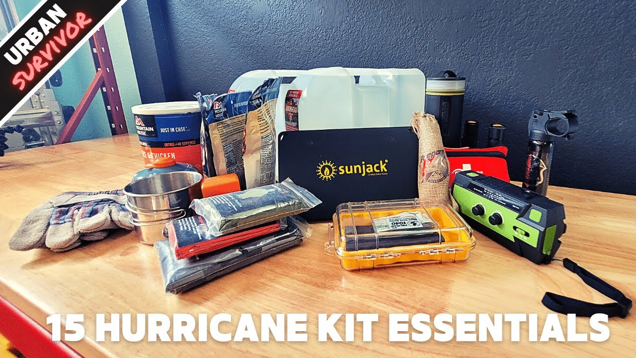 Hurricane Kit Must Haves 🌧️ 15 ESSENTIAL ITEMS for Hurricane Season!