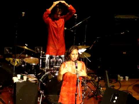 Silvia Machete  - Toda bebada canta