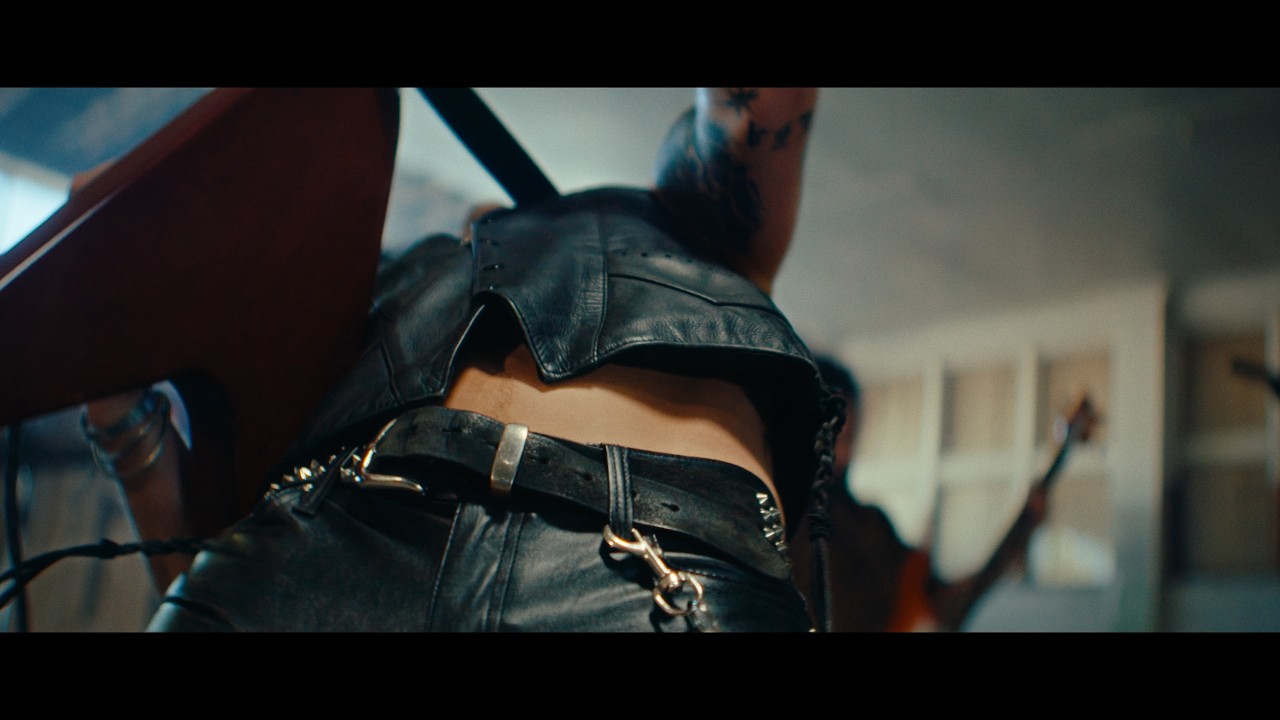 Pieces Of Molly - Don't Take Me To The Disco (You Call Rock N Roll) - YouTube