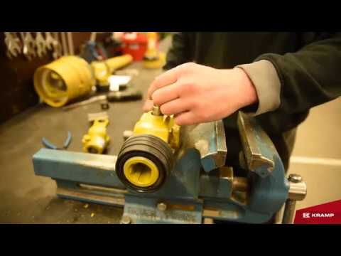 Replacing a yoke on a Walterscheid PTO-shaft | Knowledge Center | Kramp