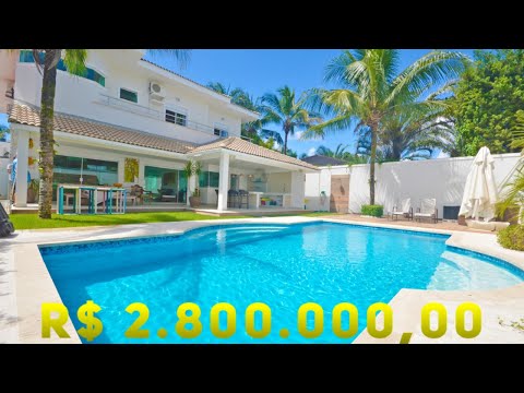 CASA ACONCHEGANTE À VENDA NO JARDIM ACAPULCO EM GUARUJÁ COM 5 SUÍTES POR R$ 2.800.000,00
