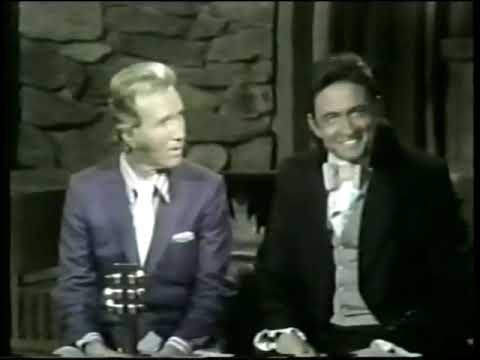 Johnny Cash and Marty Robbins sing "Streets of Laredo"