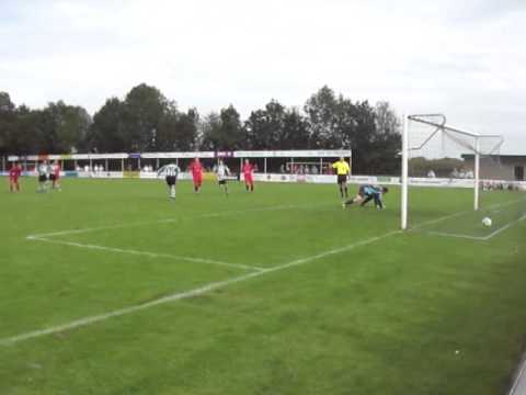 Tricht benut strafschop, en wint met 2-1 van De Alblas (10-9-2011)
