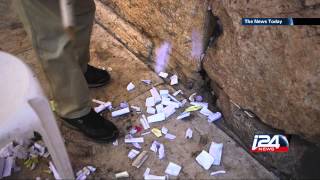 Spring cleaning at the Western Wall