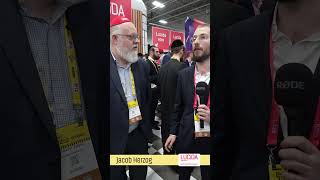 רצפת התערוכה ב-OJBA 2022 - Lucida Surfaces