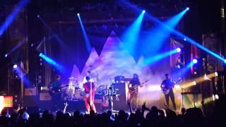 Young the Giant -  Repeat (Live @the Ogden)