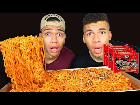 SCHÄRFSTE NUDELN DER WELT WETTESSEN !!! | Kelvin und Marvin