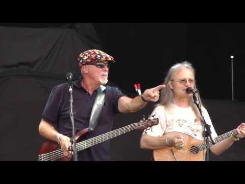 Fairport Convention (Acoustic) - Festival Bell (Cropredy Festival 2013, 08/08/2013)