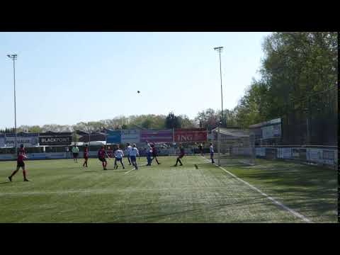 Uit tegen Barneveld. Doelpoging Bob 1