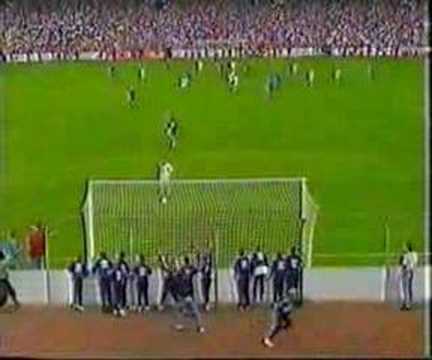 Rot-Weiss Essen vs. FC Schalke 04 - 2:0 durch Jörg Lipinski