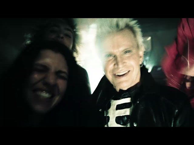 Video zu 'Still Dancing' ansehen Video zu 'Still Dancing' ansehen