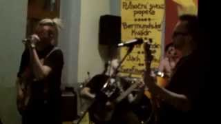 Video Bermudskéj kvádr- Ustup nebo podrš, Vepřový dršky.