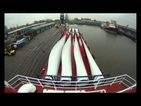 Timelapse unload of windmill equipment Rotterdam Waalhaven