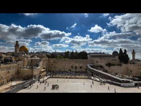 As the Light of Moshiach Was Born, the Old Light Departed -- and Galus Began