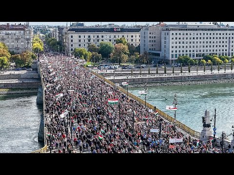 Orbán gegen Magyar: Hunderttausende demonstrieren in Budapest