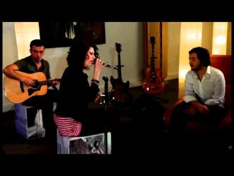 Melis Danışmend - Jeremy [Pearl Jam Cover] / #akustikhane #sesiniac