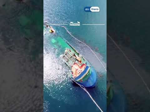 🚨 Chile: una nave salmonera comenzó a hundirse cerca de las islas Guaitecas