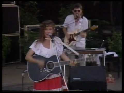 Nicolette Larson - When you get a little lonely