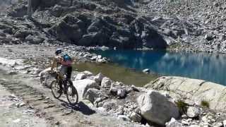 preview picture of video 'Cima PRESENA 3069m MTB - GHIACCIAIO  discesa Pista Nera Paradiso'