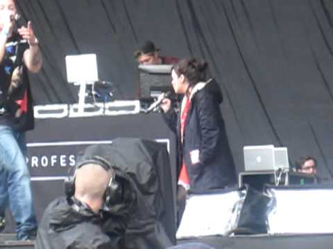 Professor Green & Lily Allen - Just Be Good To Green (Live @ Heaton Park, Manchester, 30.06.12)