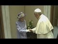 世界最強の二人!エリザベス女王 VS ローマ教皇。どちらが上座に座る?【海外の反応】